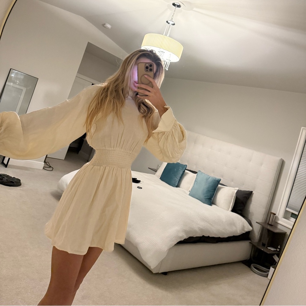 Gorgeous classy cream dress 🤍